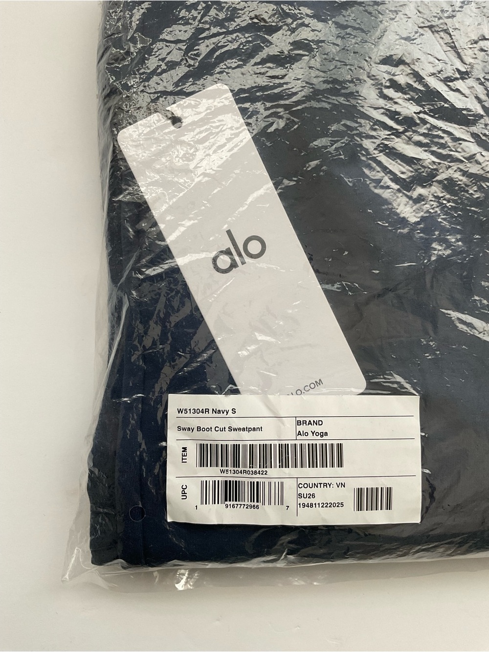 Alo Yoga Sway Boot Cut Sweatpant In Navy Size Small NWT - Picture 10 of 10